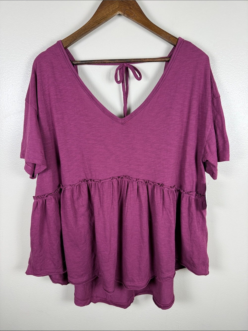 SO Women's V-Neck Peplum Tie-Back Top in Berry. XL NEW